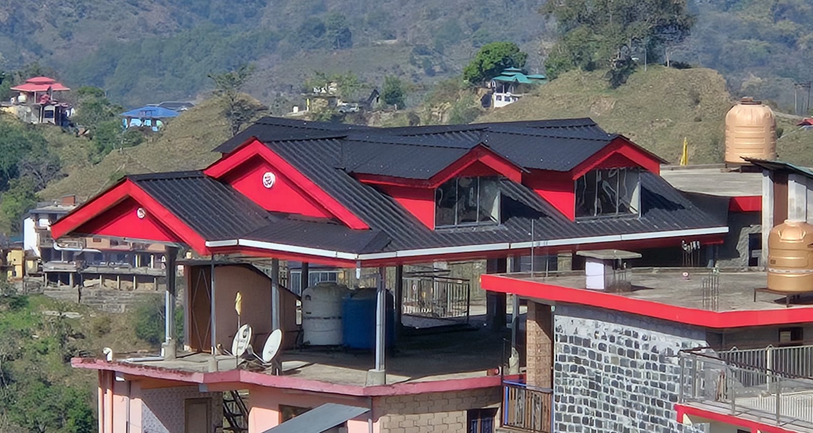 Red-trimmed hill roof